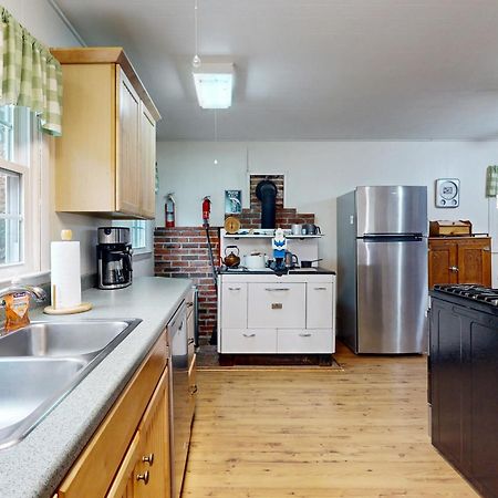 1 Bed 1 Bath Vacation Home In Sylva Buitenkant foto