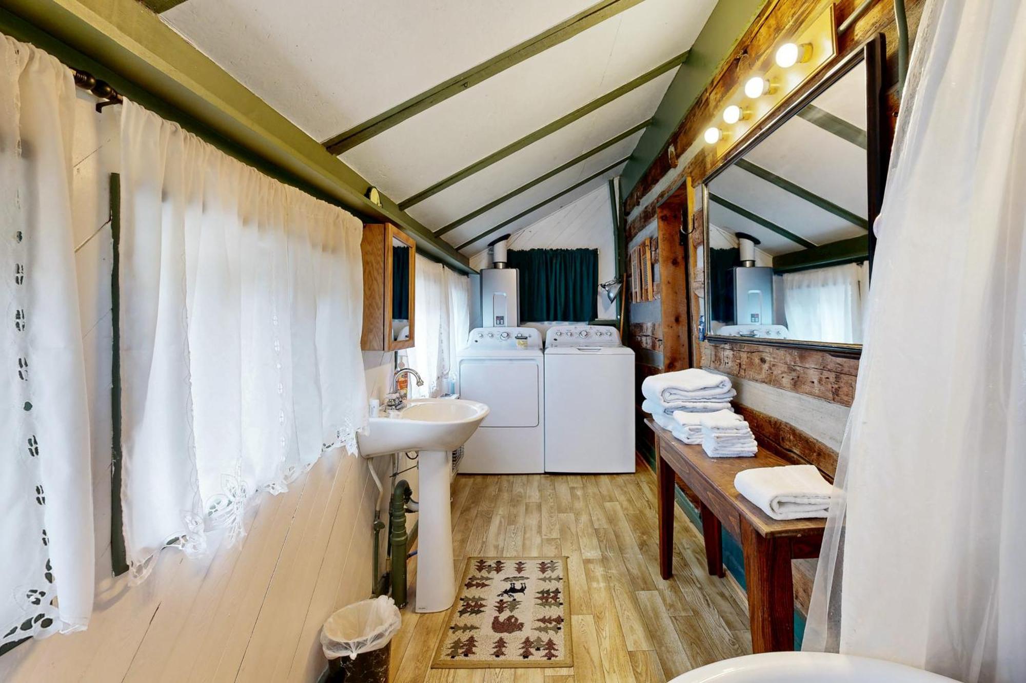 1 Bed 1 Bath Vacation Home In Sylva Buitenkant foto