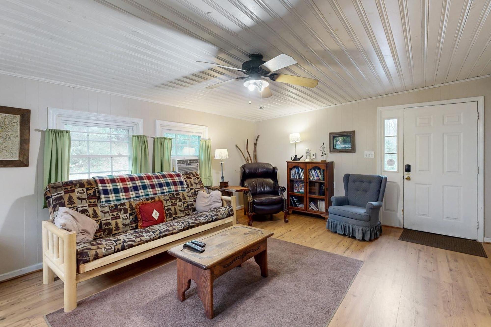 1 Bed 1 Bath Vacation Home In Sylva Buitenkant foto