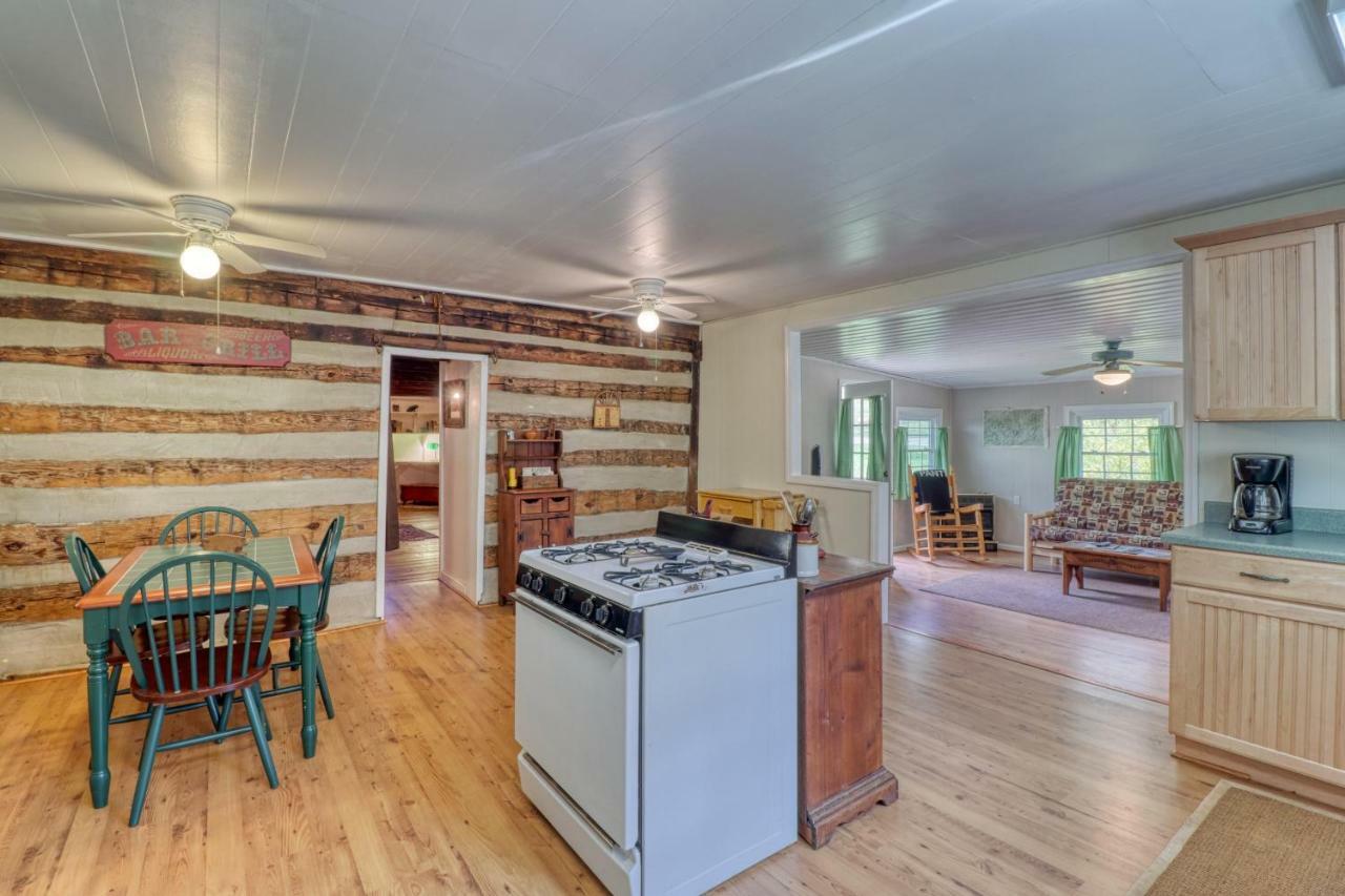 1 Bed 1 Bath Vacation Home In Sylva Buitenkant foto